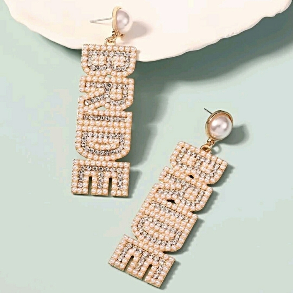 ⚪️👰🏼‍♀️ Rhinestone & Faux Pearl BRIDE Drop Earrings | 2 Available